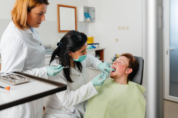 Best Cracked Tooth Emergency Dentist  in Hill City, KS